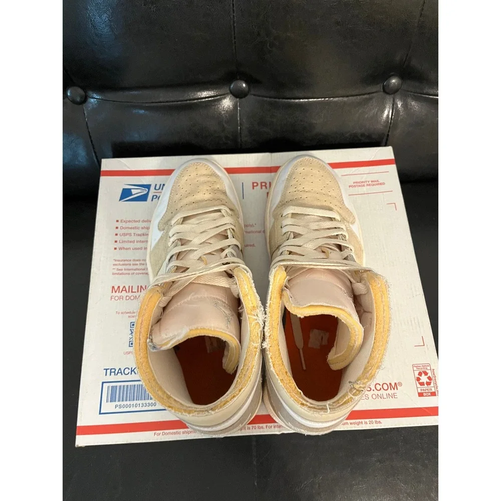 Air Jordan 1 Mid SE Inside Out